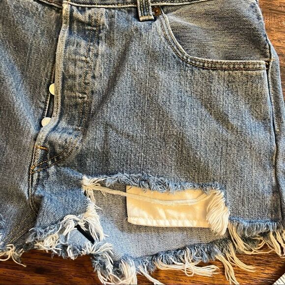 501 levis Button Fly Denim shorts Size 29 - Picture 7 of 10